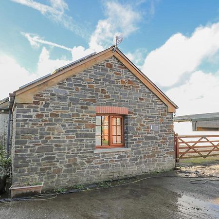 Villa Yr Hen Llaethdy à Troedyraur Extérieur photo